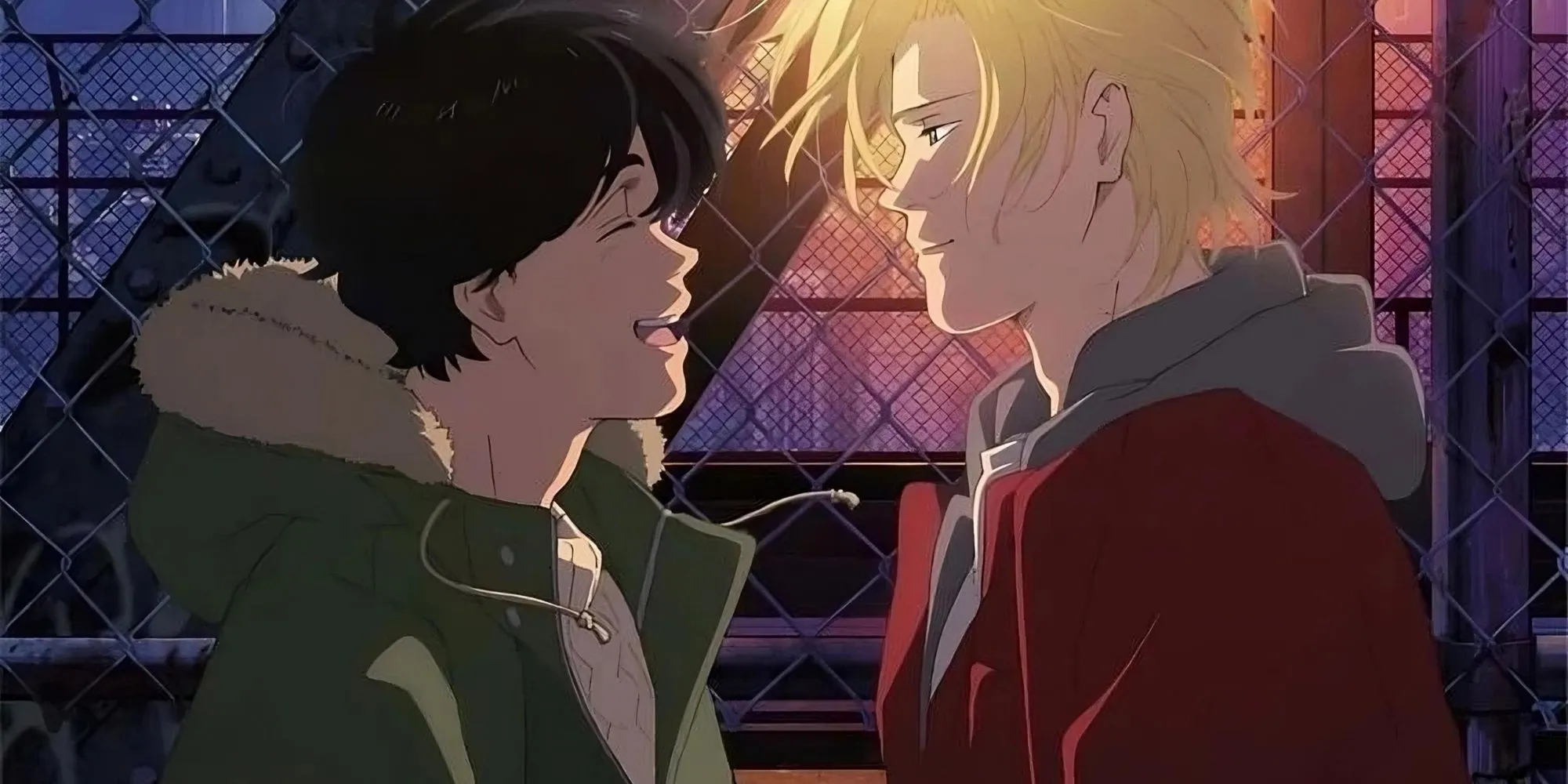 Ash Lynx và Eiji Okumura nhìn nhau trong một cảnh phim Banana Fish