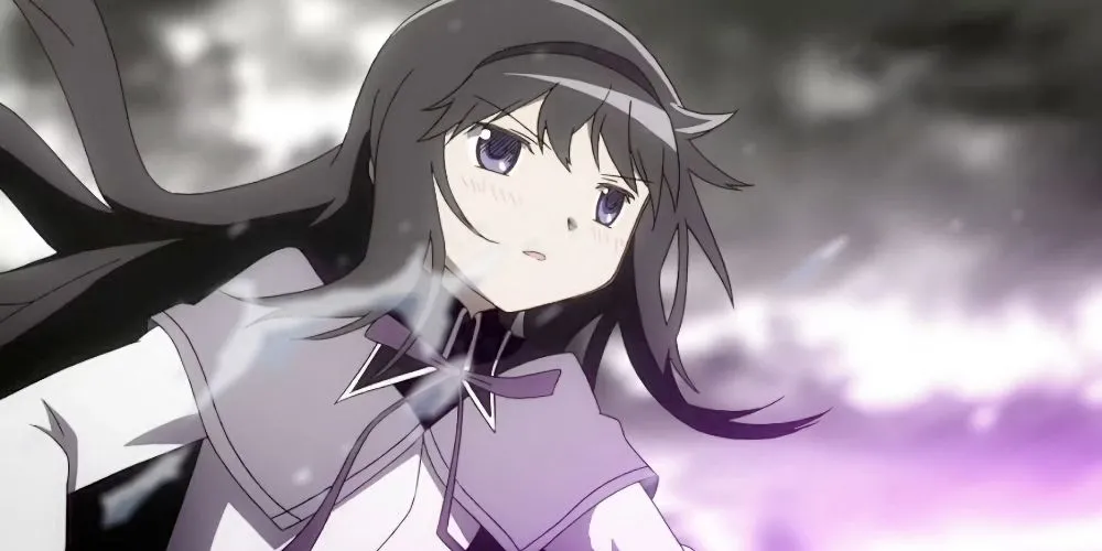 Homura Akemi trong Puella Magi Madoka Magica, biểu tượng của tình yêu đơn phương và hy sinh