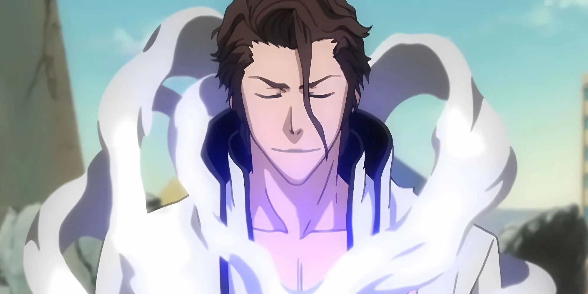 Sosuke Aizen với nụ cười xảo quyệt trong Bleach, biểu tượng cho sự phản bội và kế hoạch dài hơi của hắn