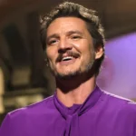 Pedro Pascal, diễn viên nổi tiếng từ The Mandalorian và The Last of Us, xuất hiện trong một bức ảnh chân dung.