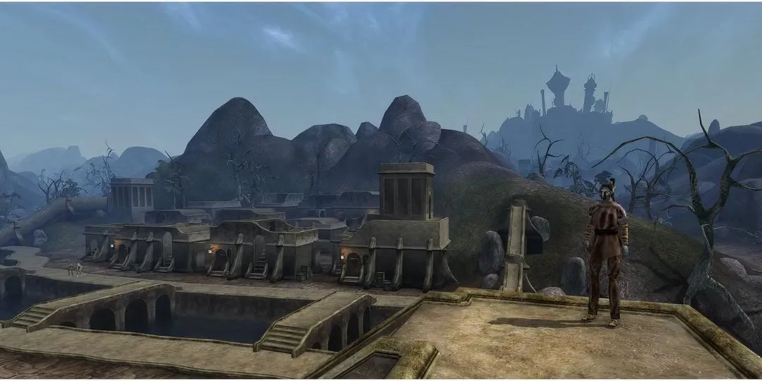 Thành phố Balmora trong Morrowind với kiến trúc gạch nung và Silt Strider