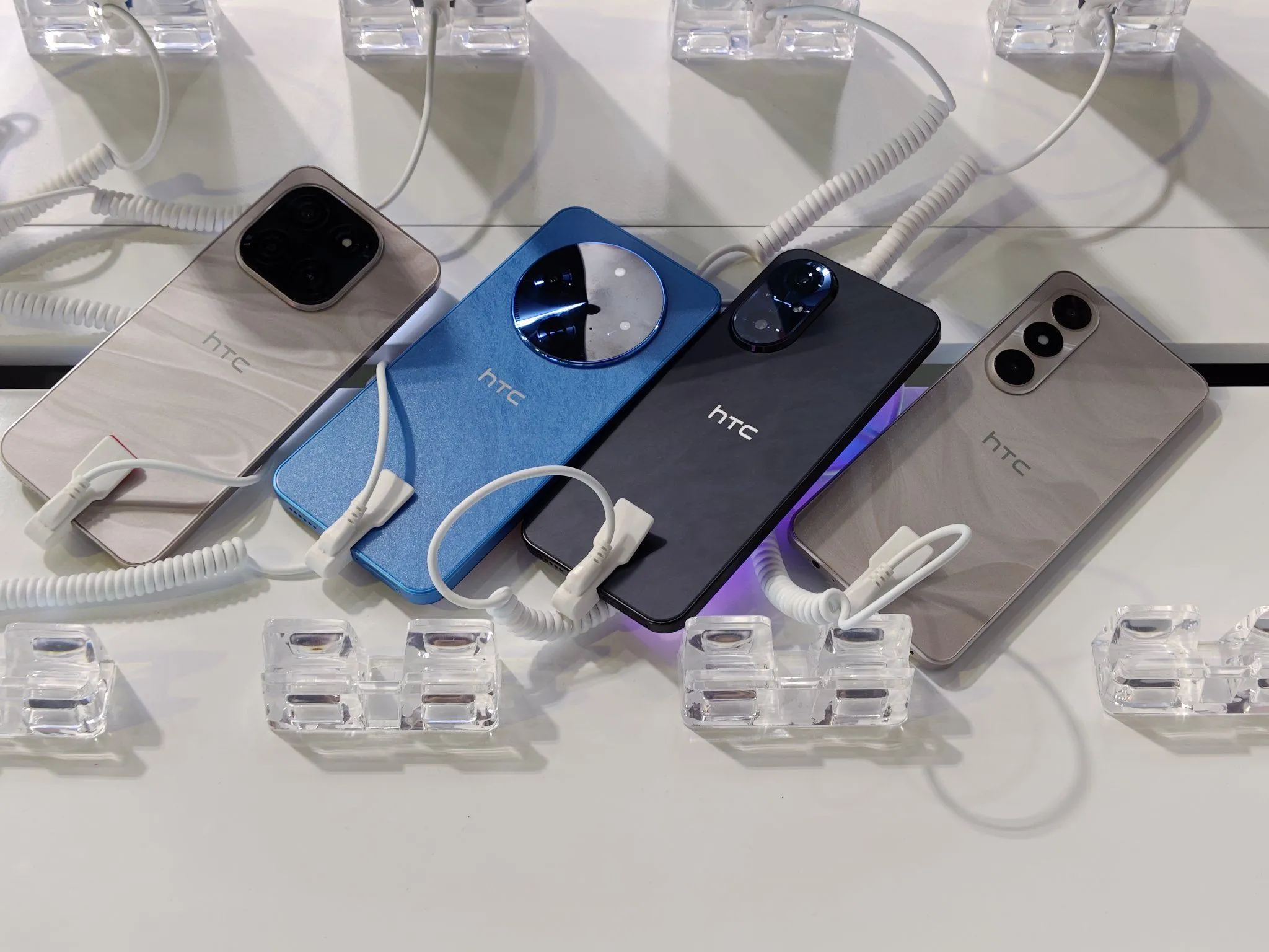 Ảnh sản phẩm HTC Wildfire mới